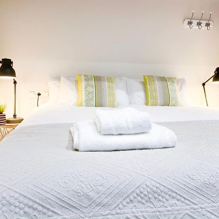 Stunning Boutique - Space Maison Apartments Севиля Екстериор снимка