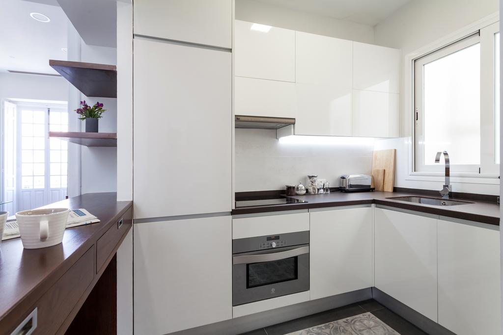 Stunning Boutique - Space Maison Apartments Севиля Екстериор снимка