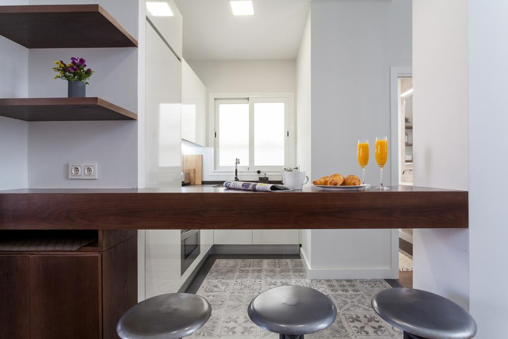 Stunning Boutique - Space Maison Apartments Севиля Екстериор снимка
