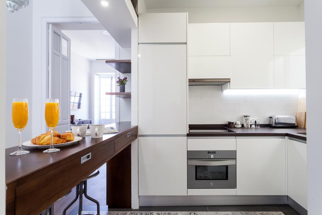 Stunning Boutique - Space Maison Apartments Севиля Екстериор снимка