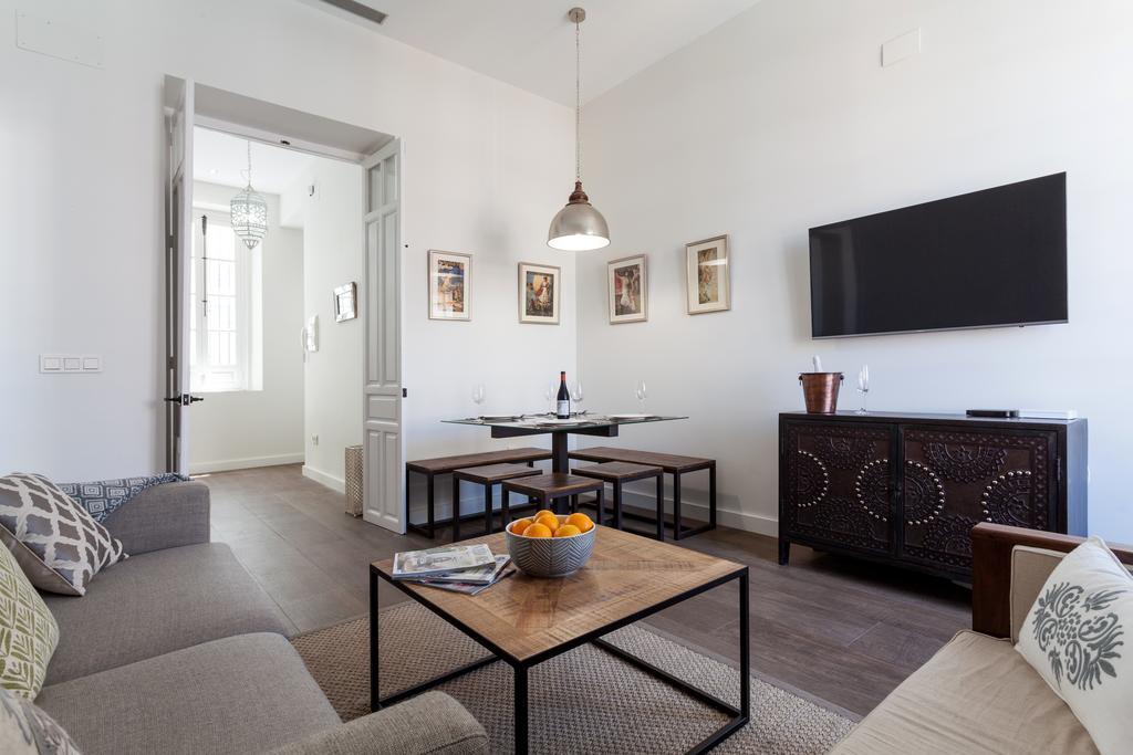 Stunning Boutique - Space Maison Apartments Севиля Екстериор снимка